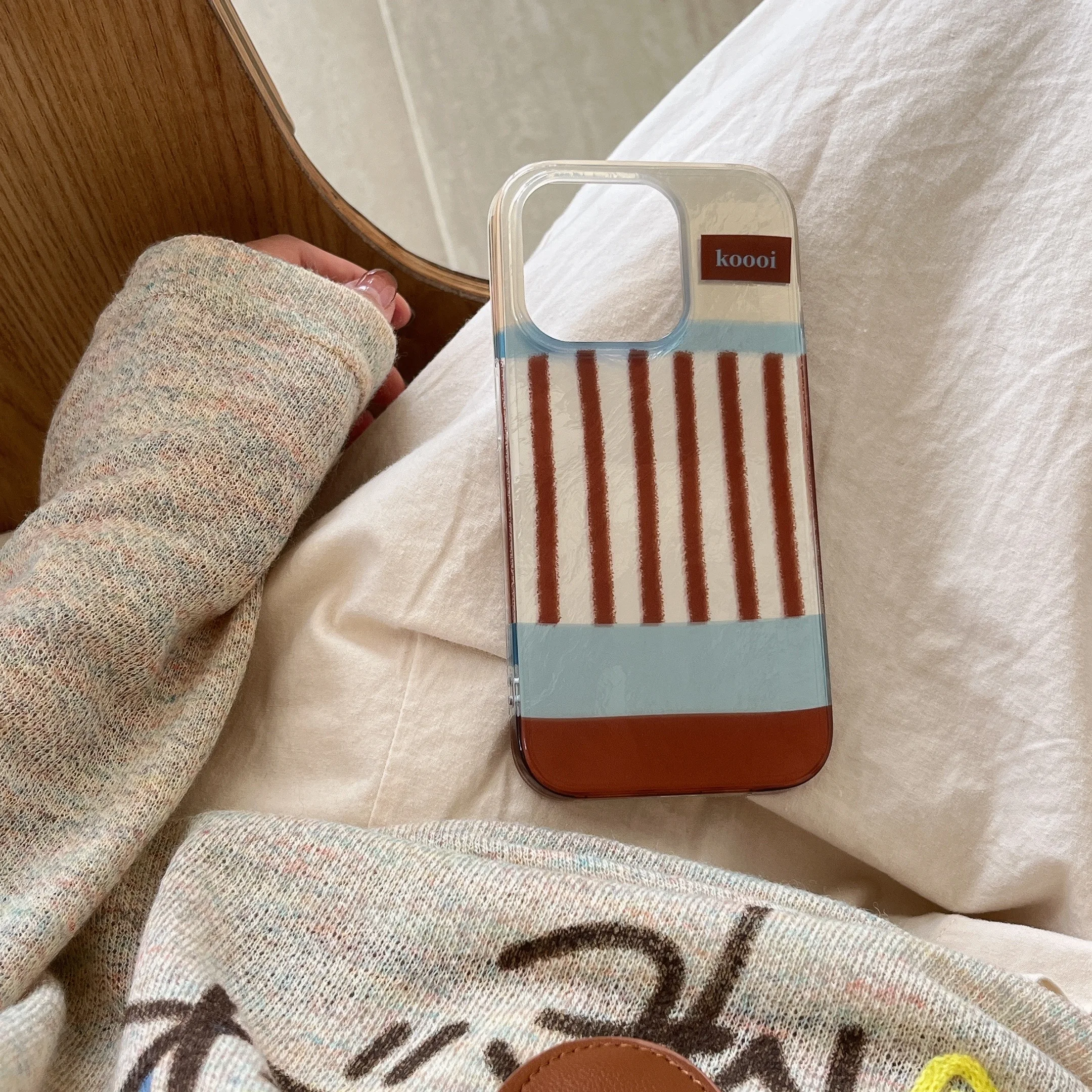 Шикарный чехол для телефона в коричневую полоску с волнистой текстурой