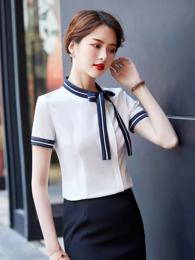 

Женская офисная блузка с коротким рукавом и круглым вырезом