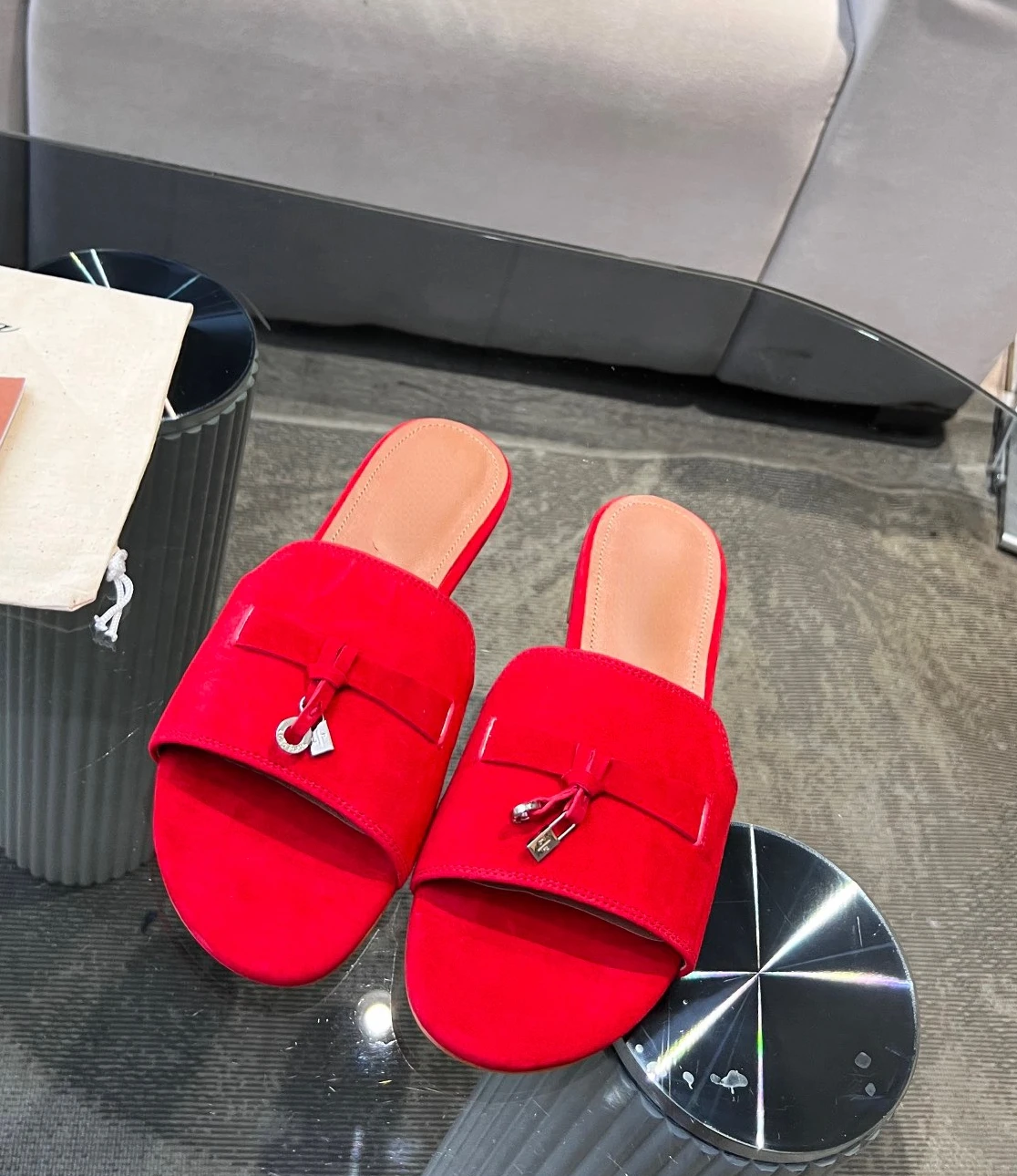 New Women's Top Quality LP Summer Charms Slipper 2023 Street Pendant Flat Wooden Bottom Fashion Comfortable Wool Casual Sandals.
