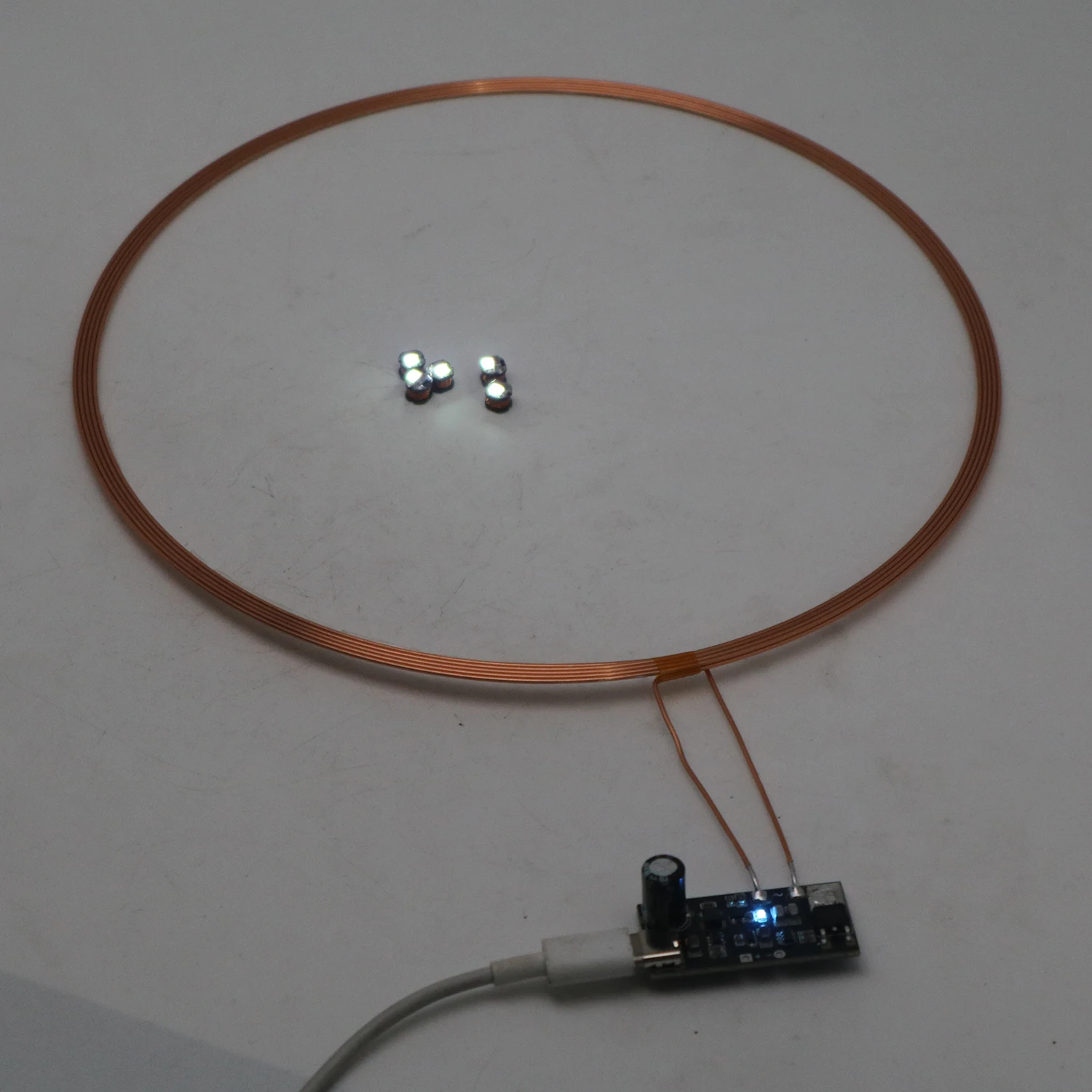 

Беспроводная катушка передатчика питания Dykbcells 5В 5шт