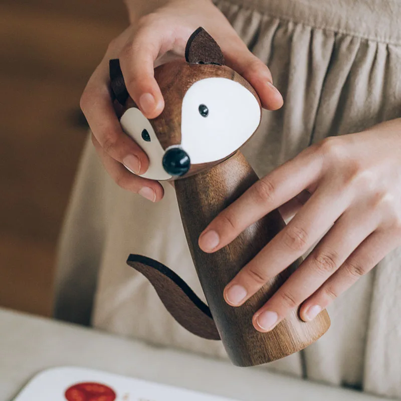 

Salt Ground Kitchen Wooden Pepper Grinding Lid Sea Fox Hand Grinder Fox European Bottle Crafts Salt Container Animal With Style