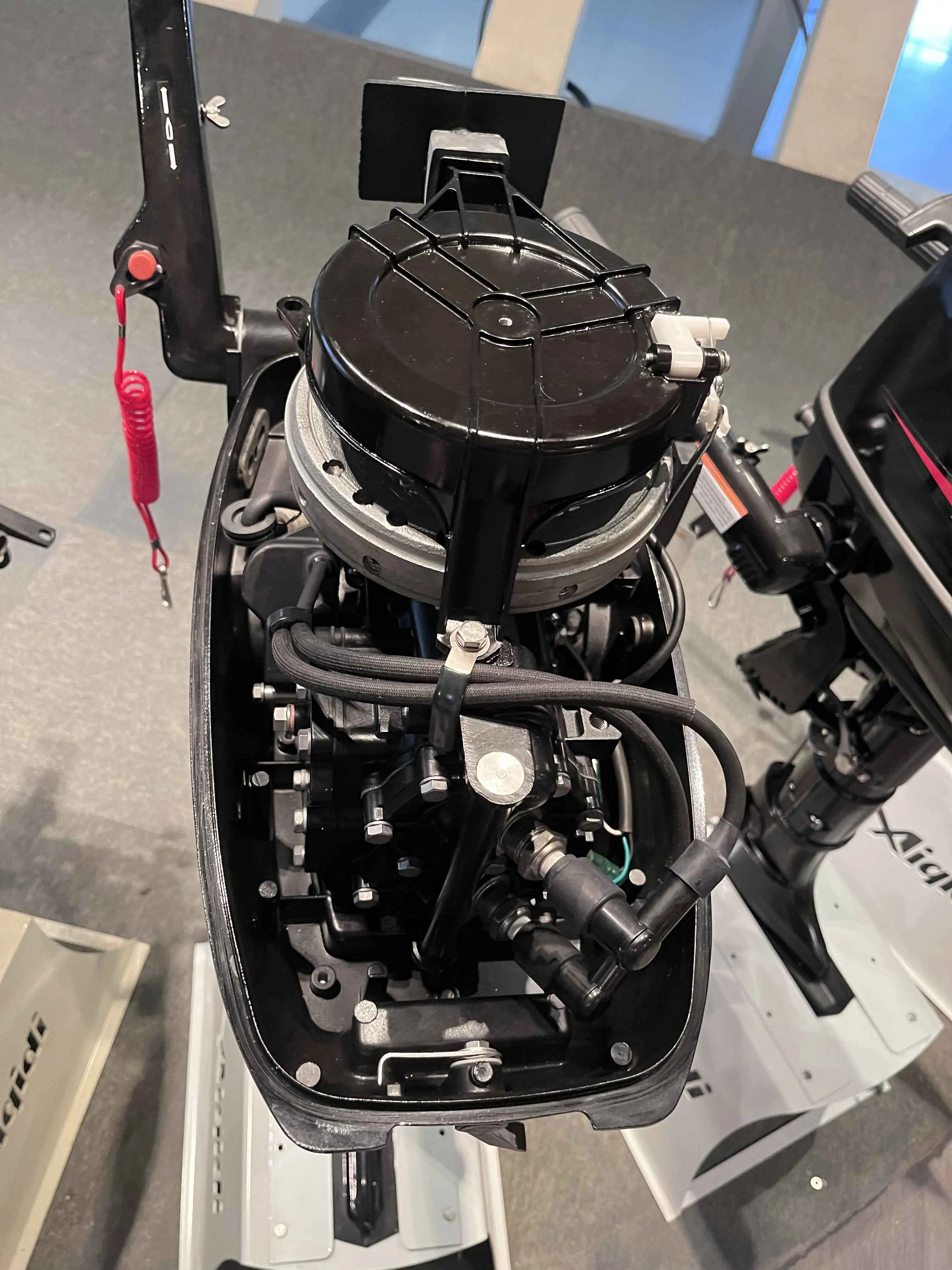 Фото Подвесной лодочный мотор AIQIDI New 9.8HP 7.2KW с ручным наклоном, длинным/коротким валом, черный, на заказ, для морских судов №5