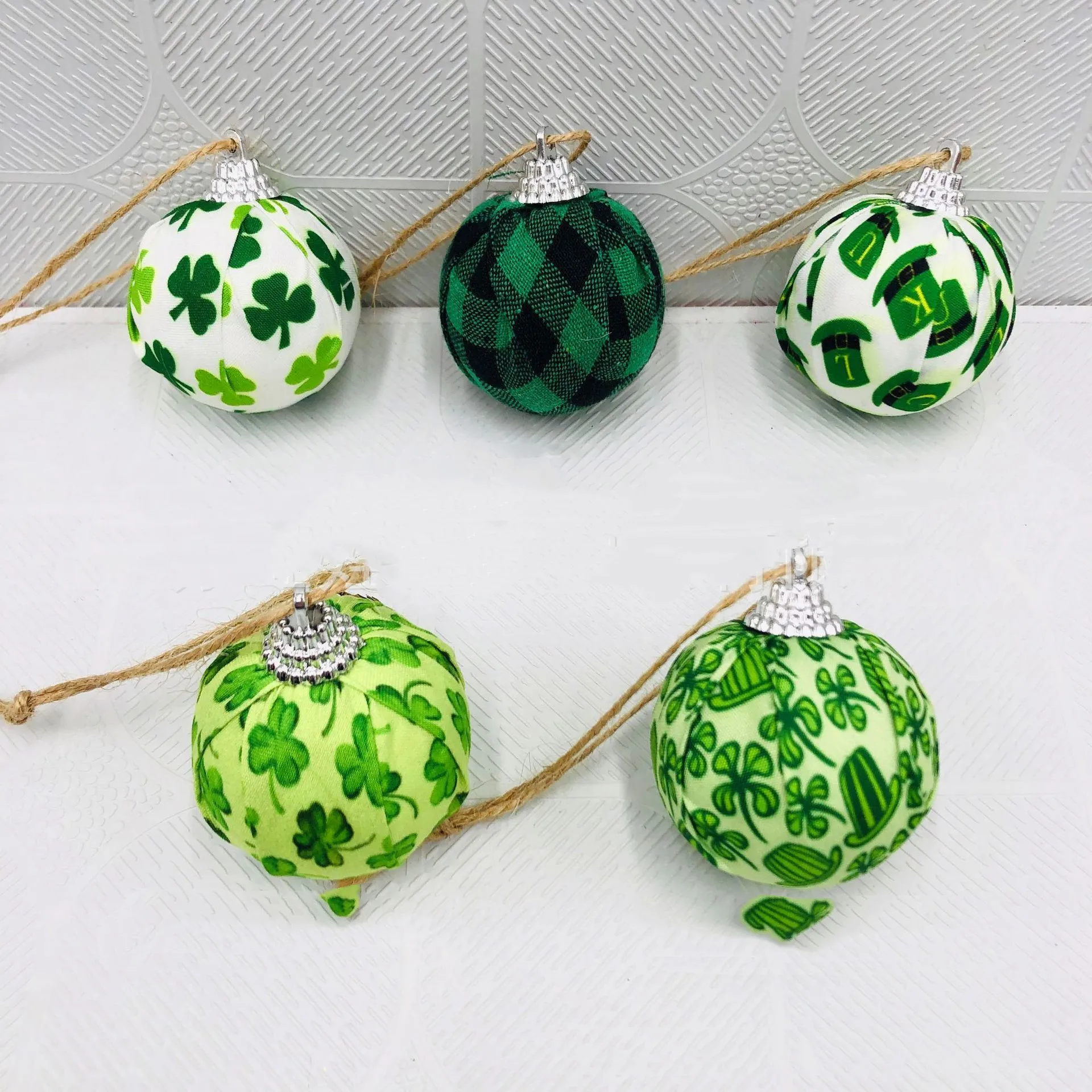 10 PCS St.Patrick Day Sequin Ball Ornament Green Shamrock Hanging Ball Ornament-Good Luck Clover Ball for Tree St.Patrick's Day