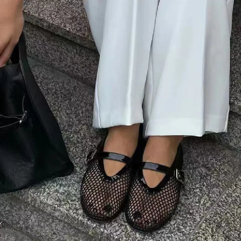 Балетки женские кожаные в сеточку сетчатые с пряжкой плоская подошва Мокасины