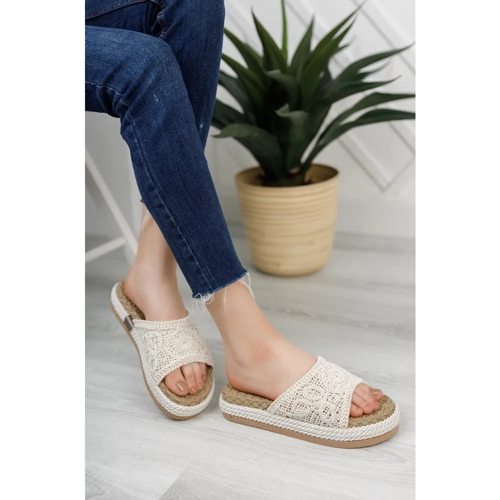 

Женские тапочки Dorlie с рюшами