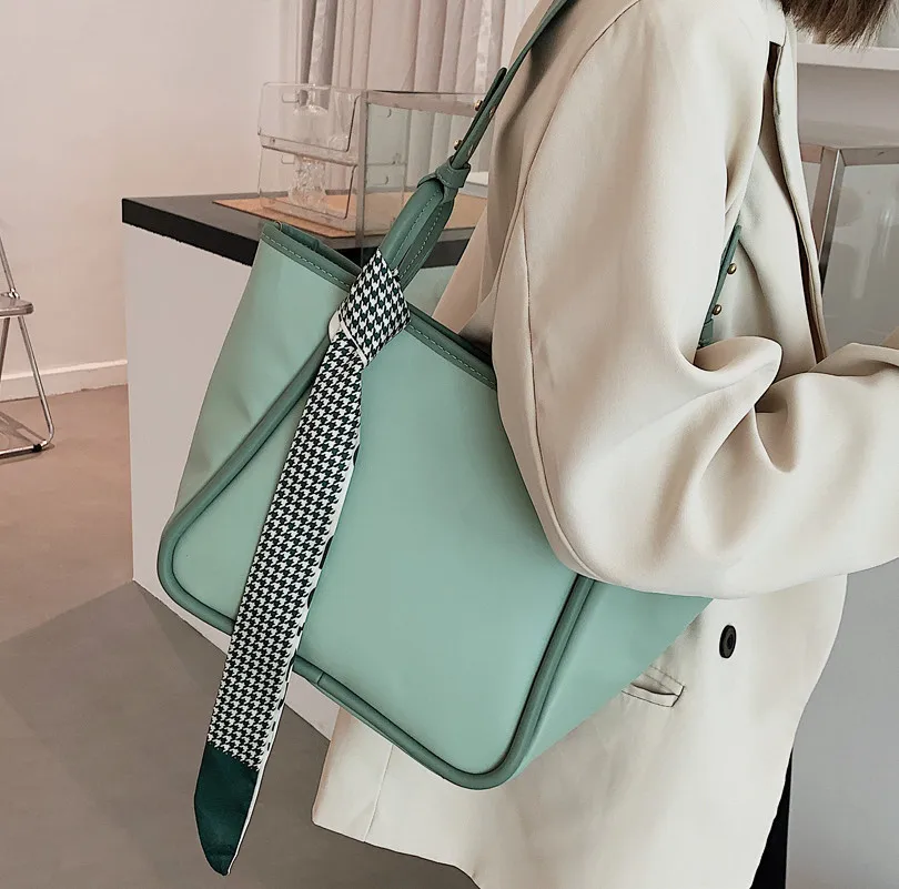 

2022 Luxury Design Women High Capacity Tote Bag Candy Color Underarm Bag Ins Chic Handbag And Purses Shoulder Bag Female Bolso