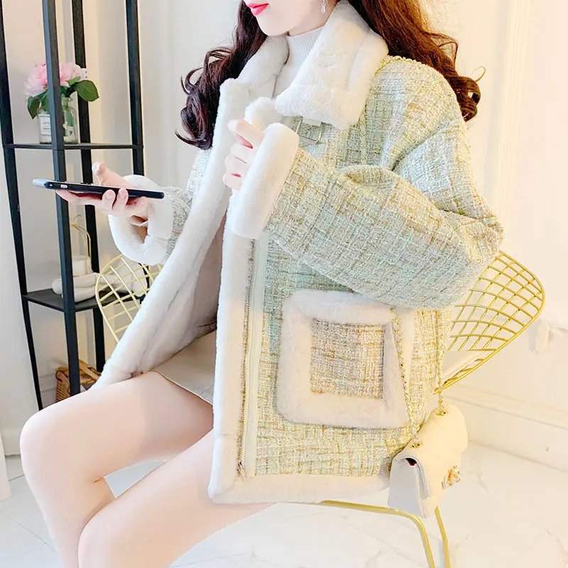 2022 Winter New Women Plush Jacket Design Sense Large Pockets Plus Velvet Warm Lamb Wool Short Solid Color Coats Female Clothing