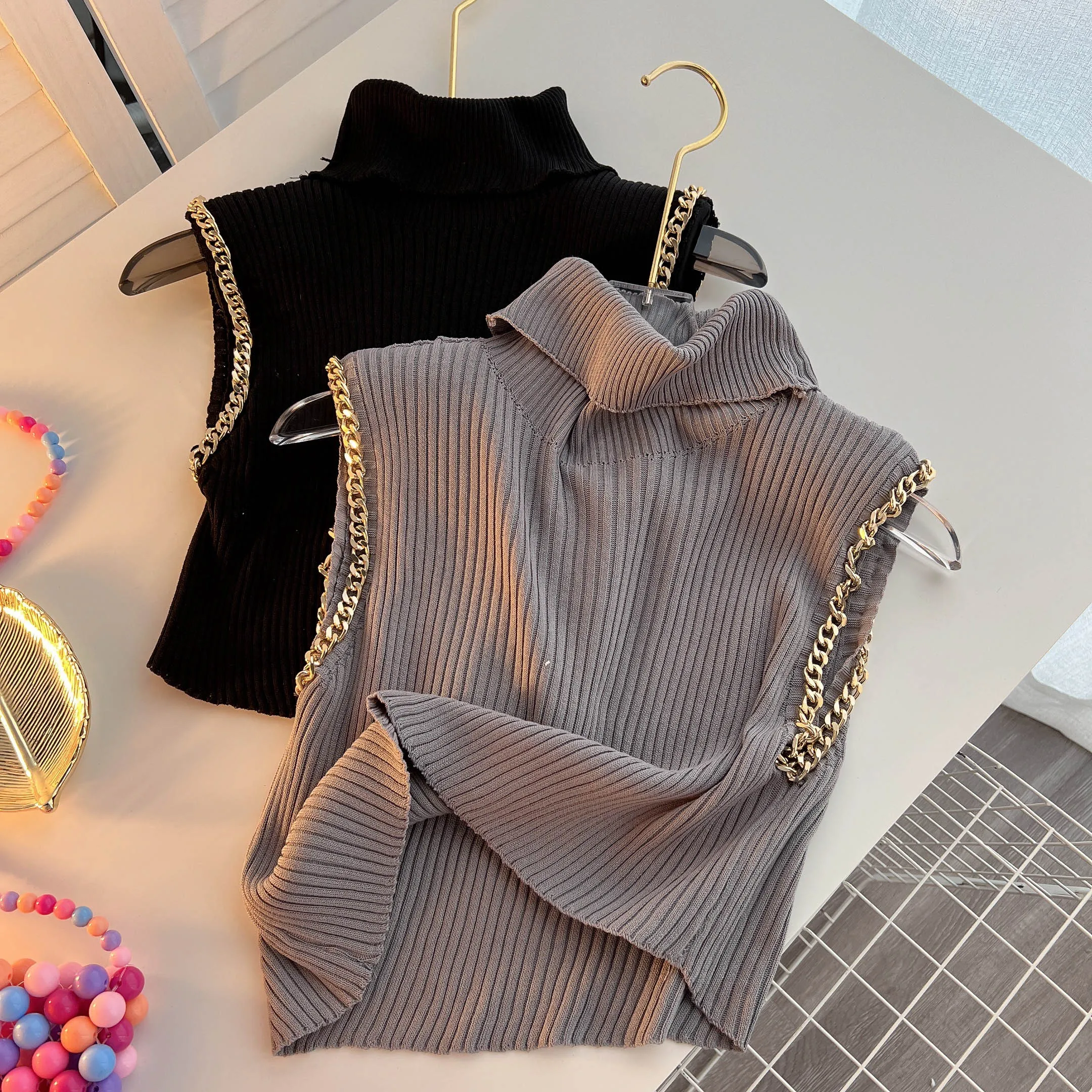 

2022 New Small Shirt European and American Ins Top Women's Design Sense Niche Chain Vest Irregular Turtleneck Bottoming Vest