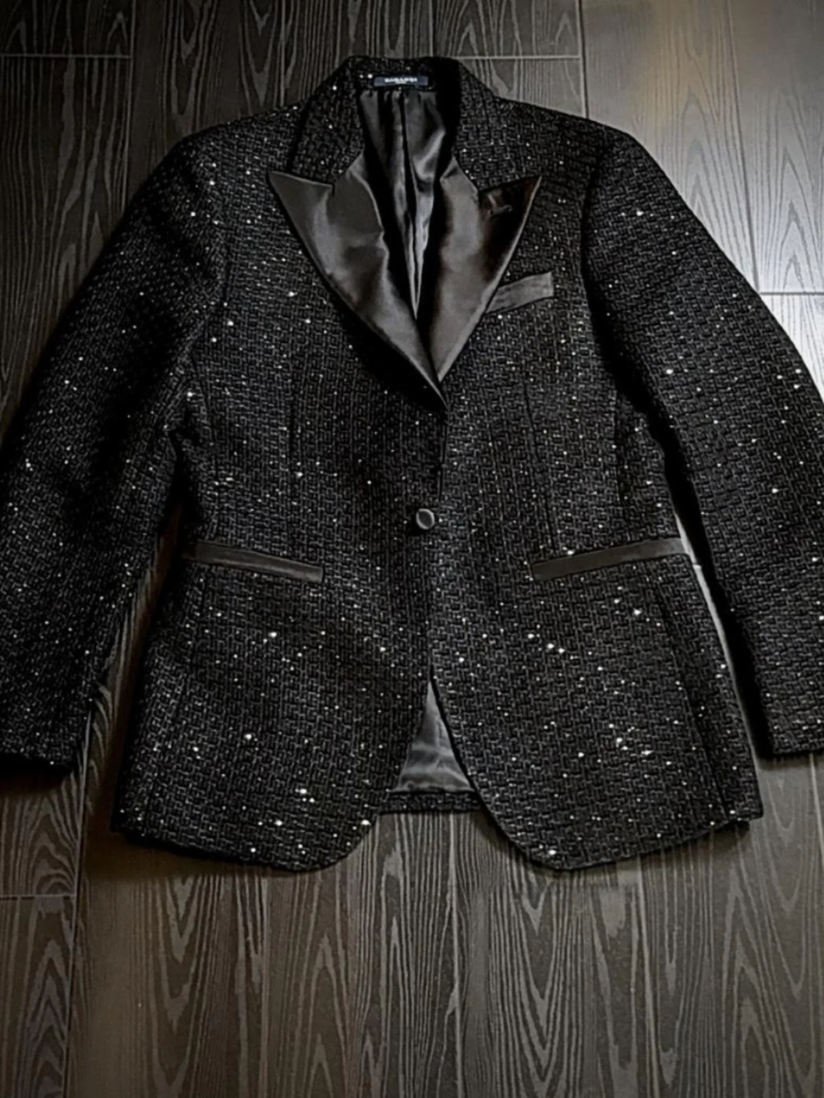 Древний модный весенне-осенний прикрашенный воротник с лацканами и блестками