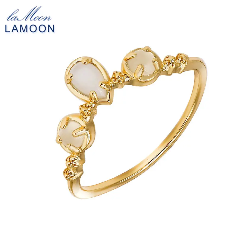 Женское кольцо из серебра 925 пробы с лунным камнем