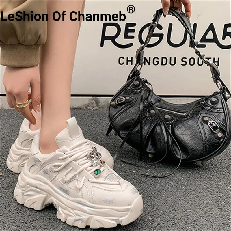 

Женские кроссовки на массивной платформе, из натуральной кожи