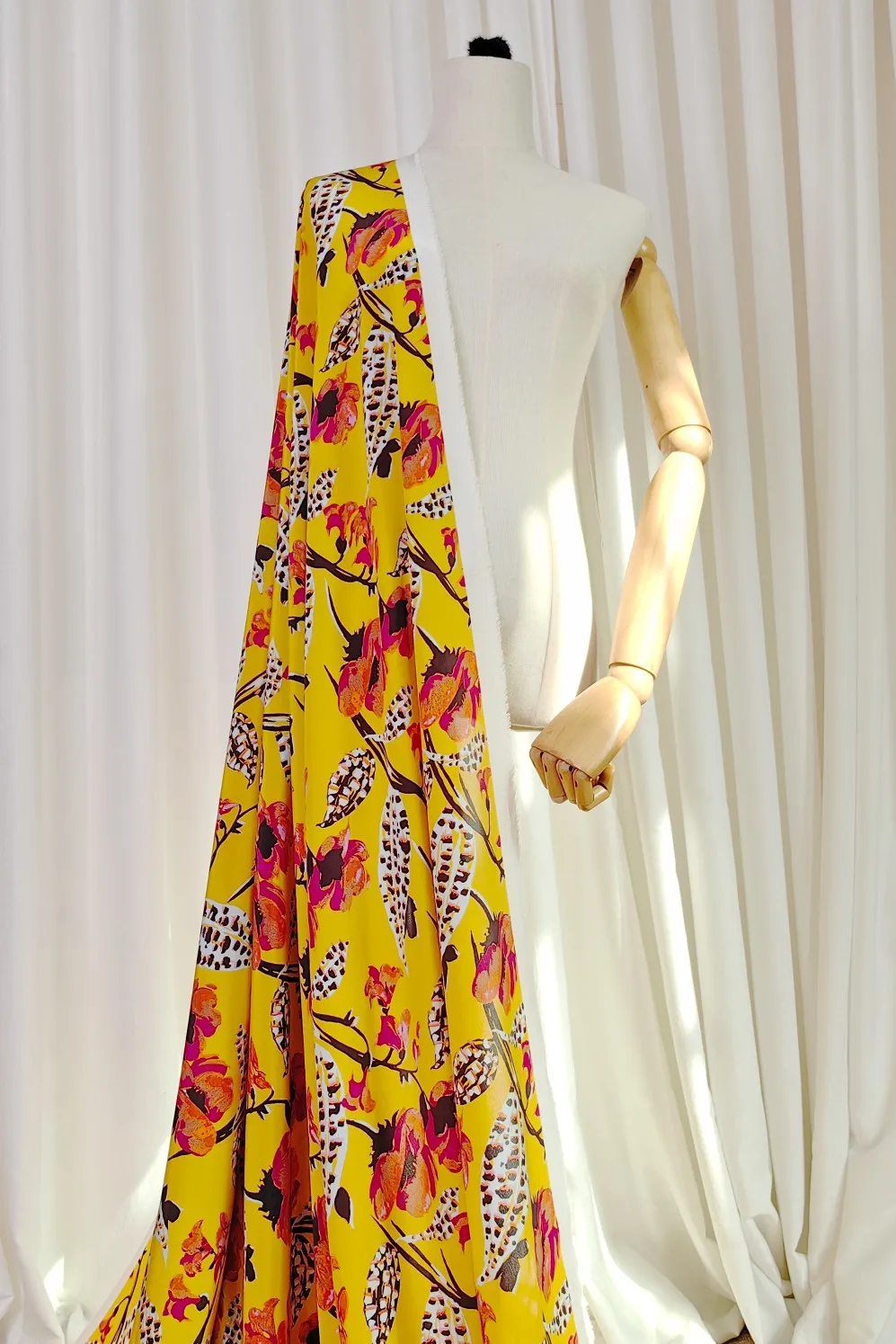 

Шелковая ткань из крепдешина для двора, ткань с принтом подорожника шириной 140 см для женского платья, бесплатная доставка, новинка на лето