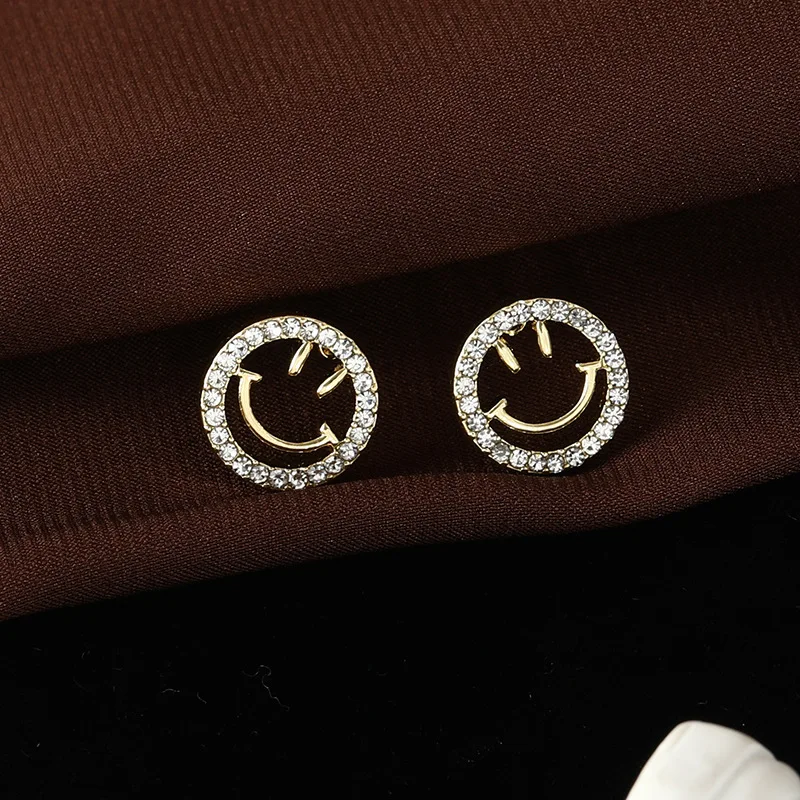 

Fashion Smiley Earrings Sparkling Hollow Smiling Face Stud Earrings for Women Geometric Gold Color Ear Piercing Party Jewelry