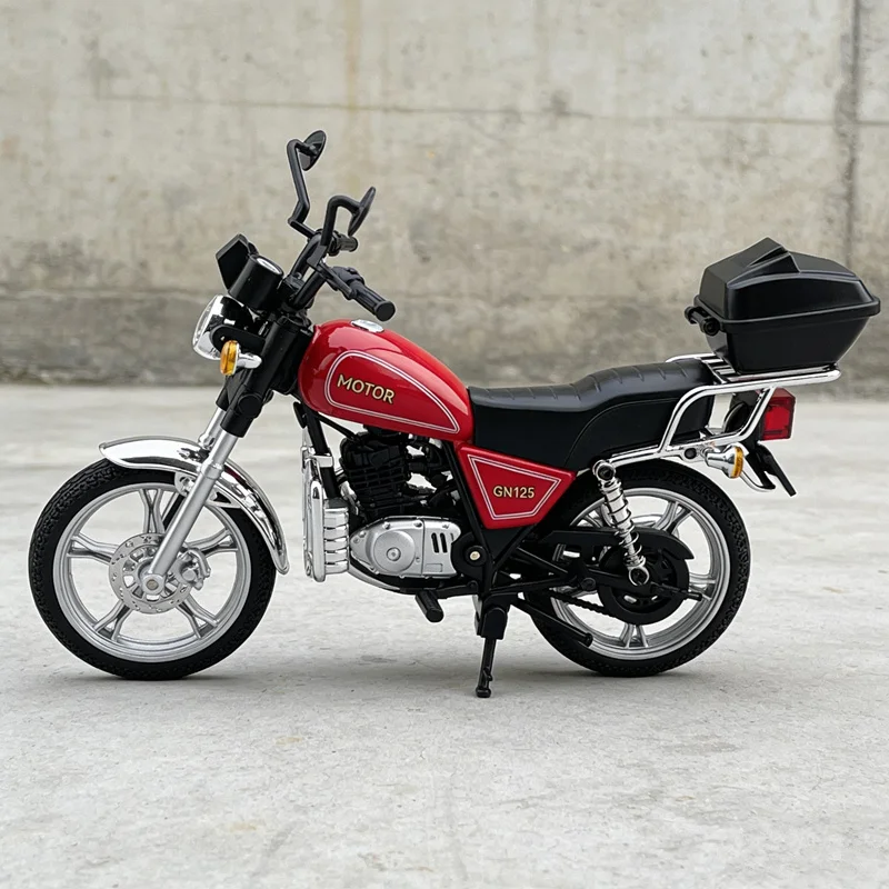 Фото Модель мотоцикла Suzuki GN125 (1/12), литая, классическая, спортивная, для досуга, из металла, уличный круизер, со звуком и светом, игрушка для детей, подарок №1