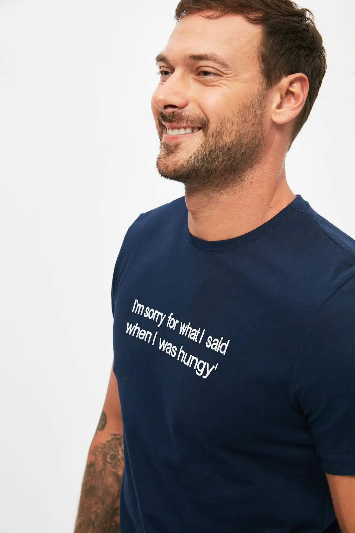 

Trendyol Men 'S Regular Fit T-Shirt TMNSS21TS3684