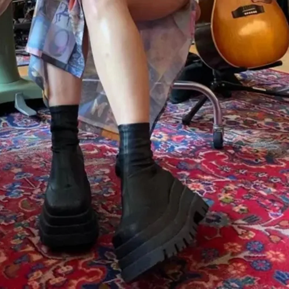 Женские ботильоны на танкетке готические Удобные полусапожки без застежек