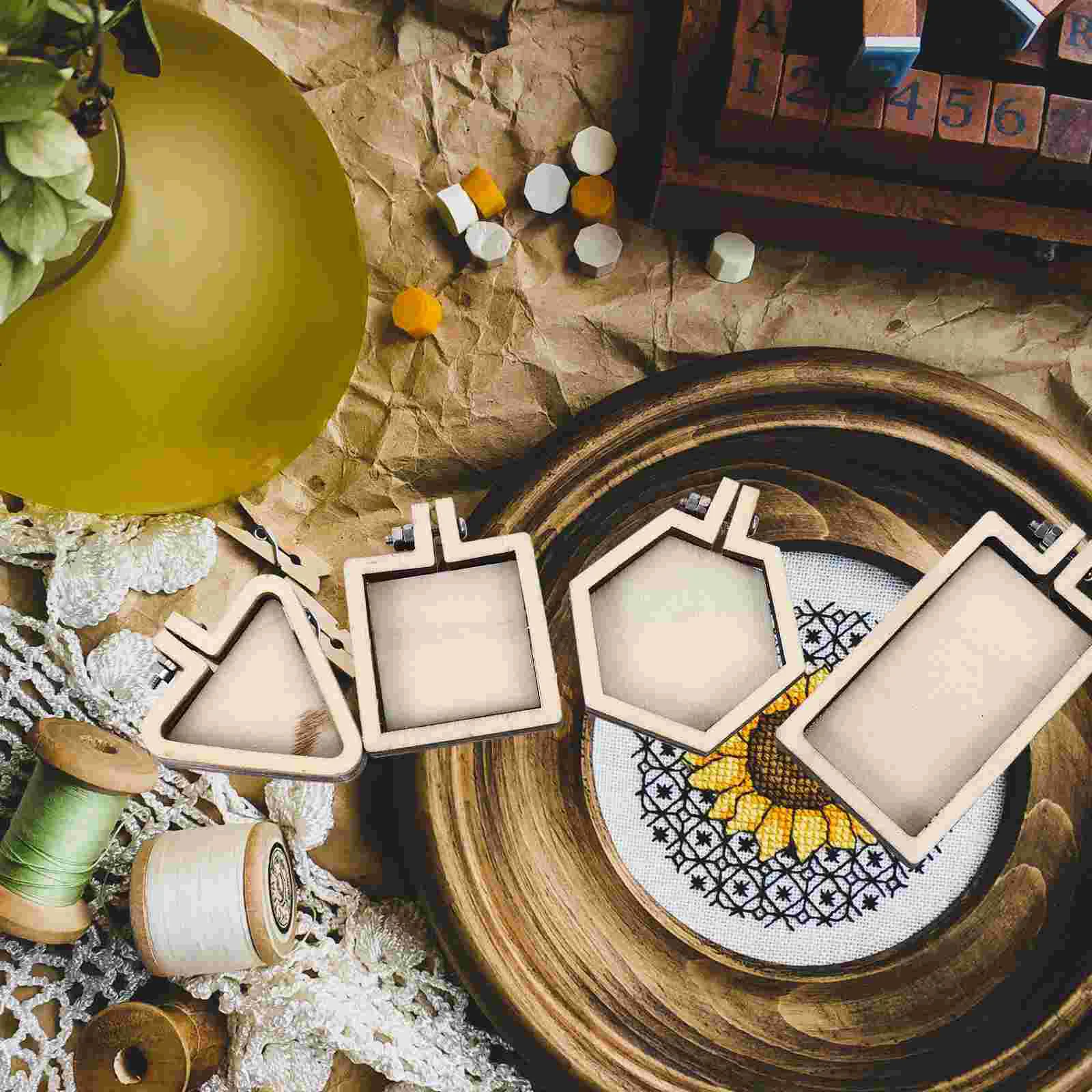 

8 Pcs Mini Crossing Stitch Decors DIY Pendants Embroidery Wood Stylish Circles Small