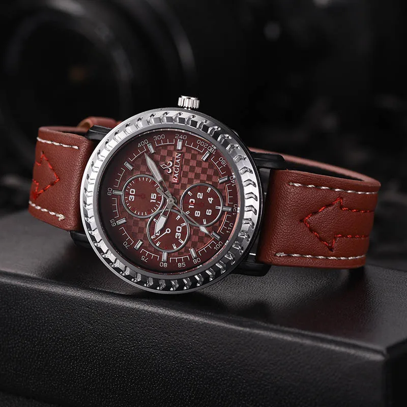 

Man Classic Quartz Watches Large Decor Dial With PU Leather Band