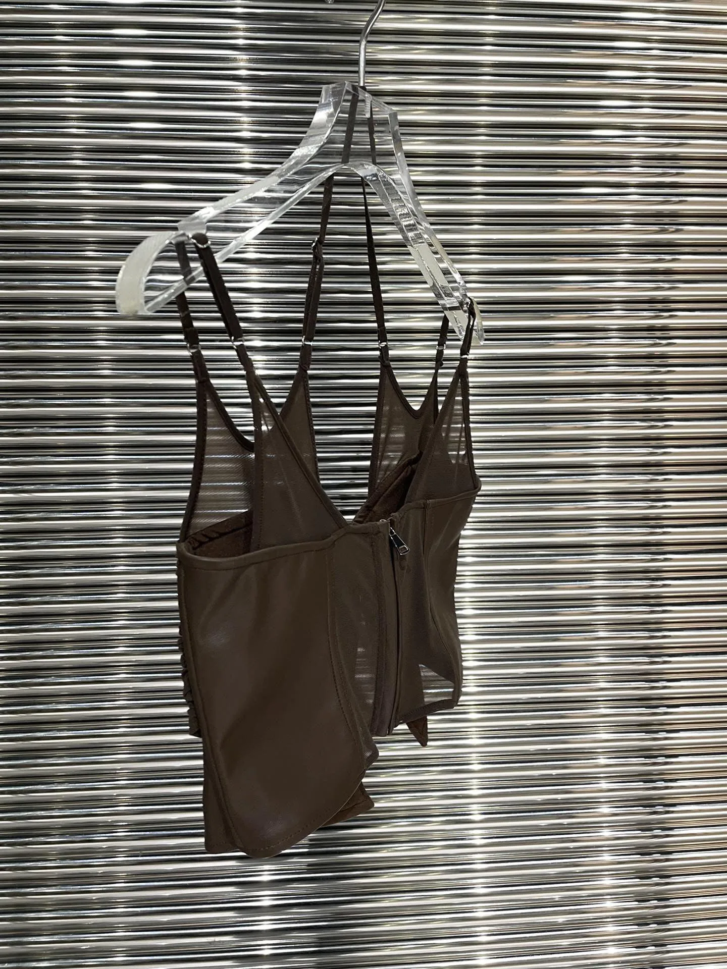 

Spring and summer new patchwork leather vest!