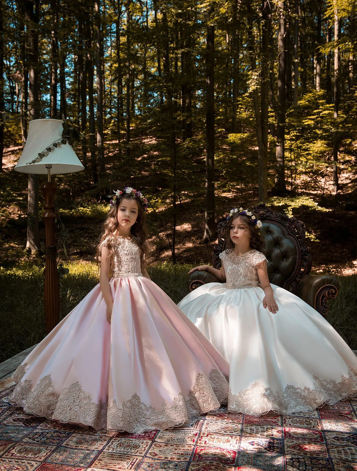 

Elegant Ball Gown Fower Girl Dresses New Short Sleeves A-line Princess Dress Weddings First Communion Dress Pageant Gowns