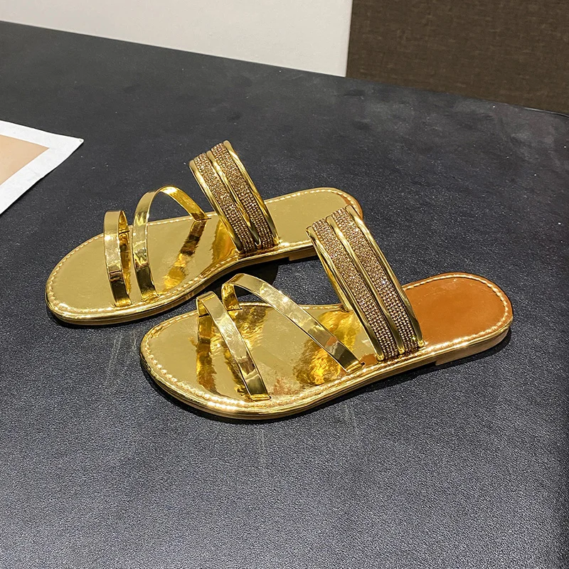 

Ladies Slippers New Summer Fashion Rhinestone Flat Slippers Outer Wear Casual Seaside Beach Flip-Flops Plus Size 43 Woman Shoes