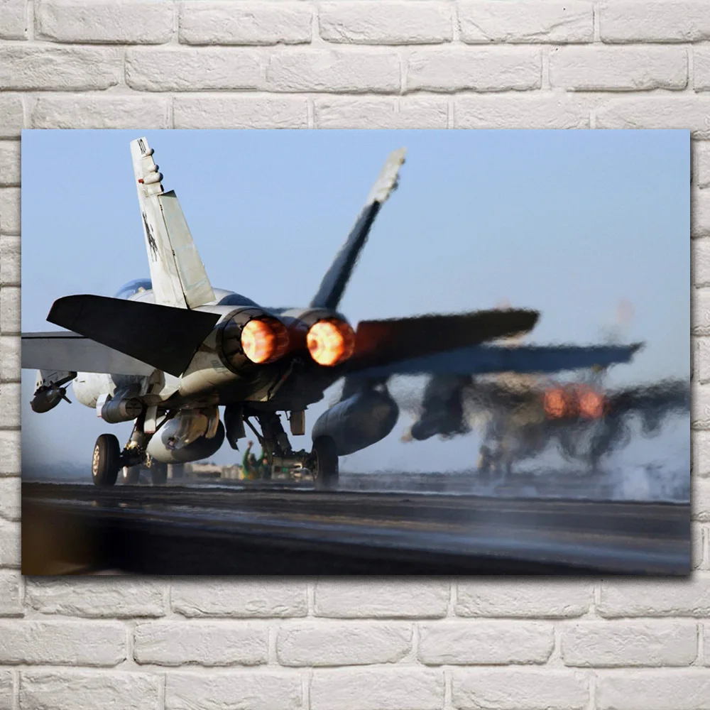 

Плакаты на стену с изображением военного самолета и тканевой рамой