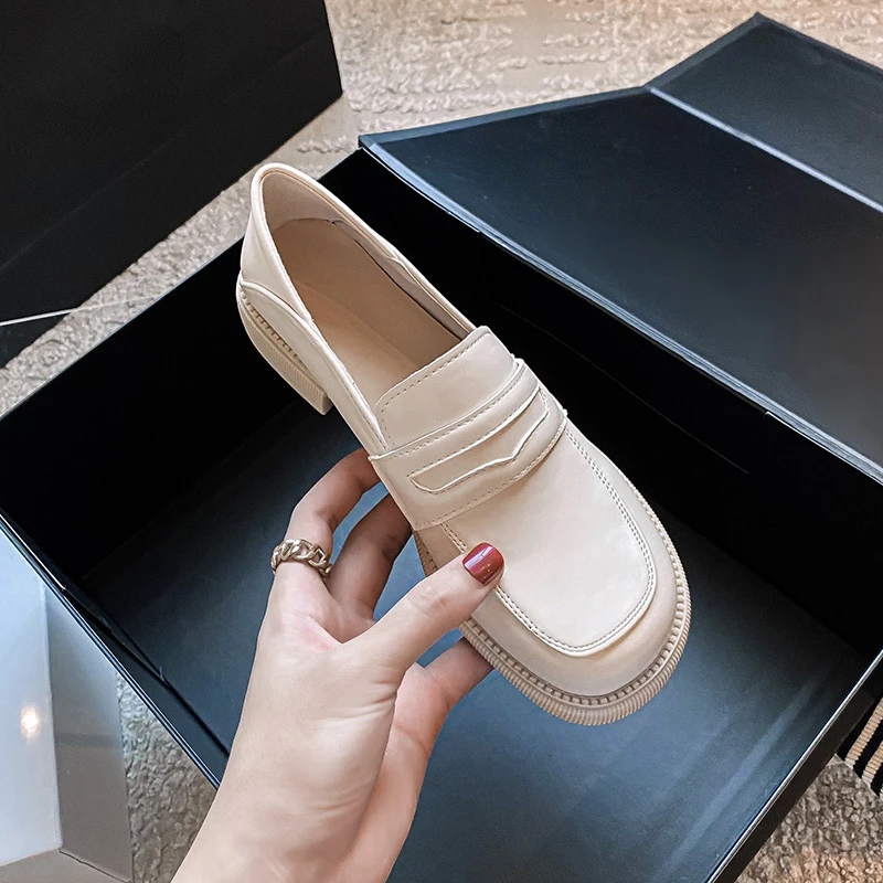 2022 NEW Women Leather Shoes Women Casual Shoes Genuine Leather Solid Color Round Set of Feet Non-slip Breathable Women Loafers