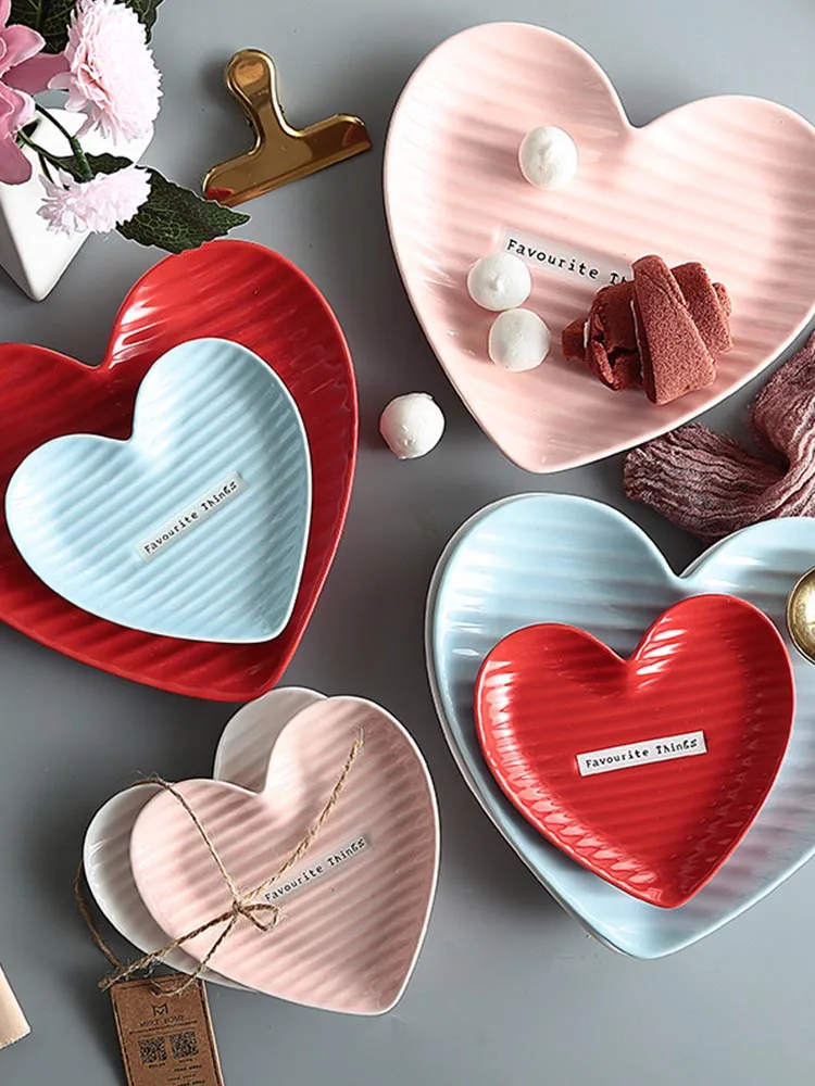 

Ceramic Heart Plate Snack Fruit Dinner Dish Cake Dessert Tray Breakfast Plate Tableware Heart Shaped Bowl Couple Plate Decor