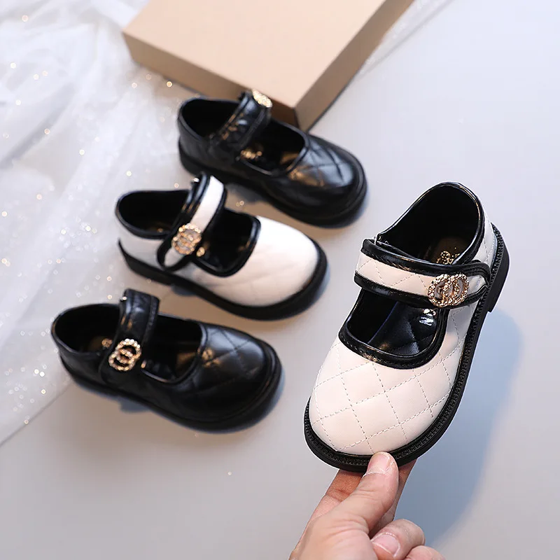 

Spring New Girls' Anti Slip Breathable Fashion Dance Performance Children's Low Heel Soft Sole Small Leather Shoes