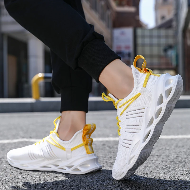Women and Men Sneakers Breathable Running Shoes Outdoor Sport Fashion Lightweight Casual Couples Gym Mens Shoes Zapatos De Mujer