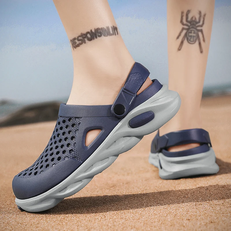 Baotou slippers men's sandals non-slip soft bottom summer outdoor deodorant beach hole shoes  clogs