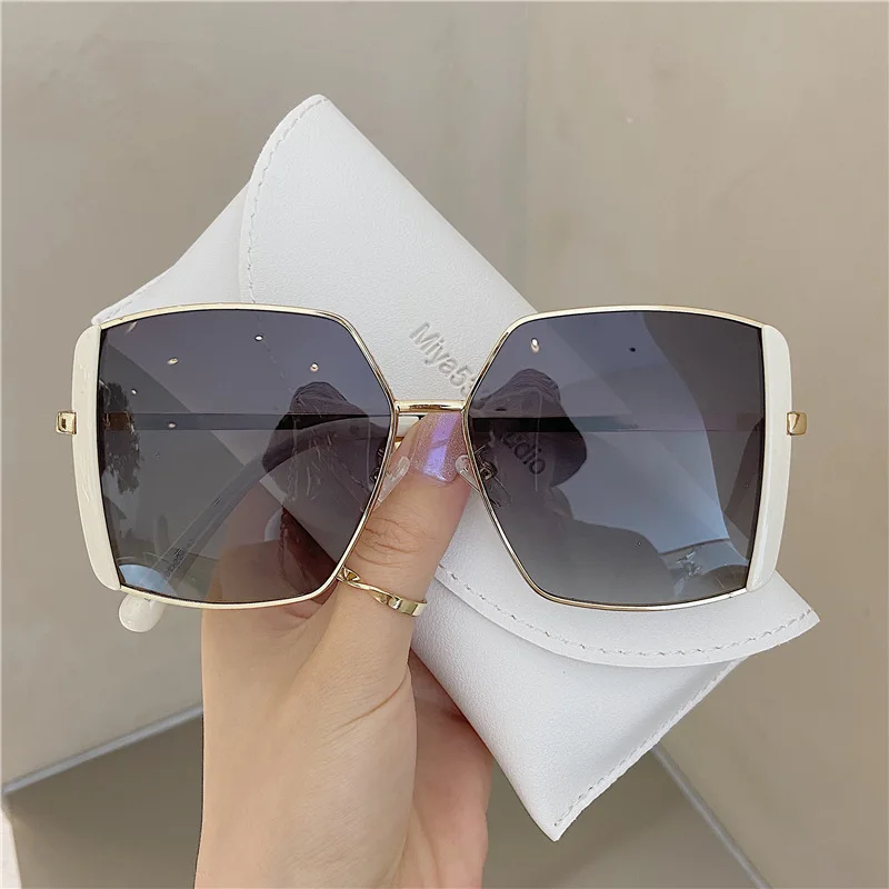 

New Fashion Lady Oversize Square Sunglasses Women Glasses luxurious Sun Glasses Female UV400