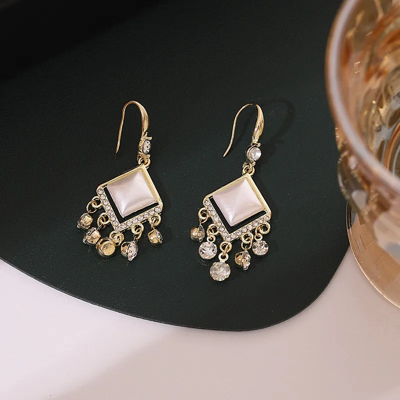 

Trendy Dangle Earrings Geometry Pearl For Women Girls Metal Chain Drop Jewelry Ladies Classic Fashion Gift Wedding Party