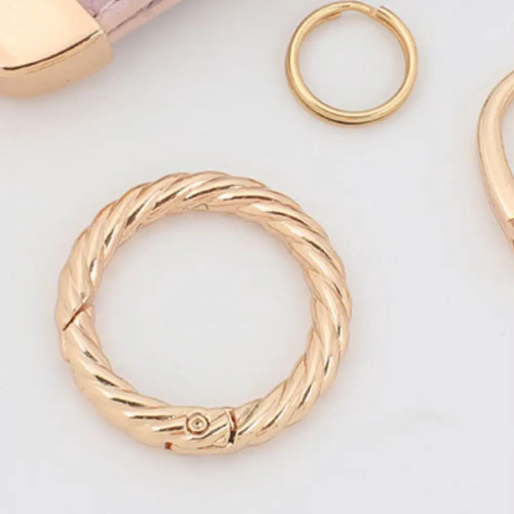 Роскошный брелок из натуральной кожи с резьбой и пряжкой индивидуальный кожаный