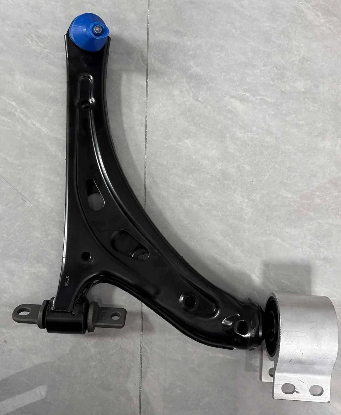 

Оригинальная передняя нижняя подвеска, резиновая втулка, треугольный опорный рычаг для Cadillac XT5 XT6 для Buick Enclave 84263004 84263005