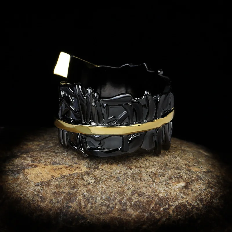 Женское двухцветное кольцо с зеленым цирконием Винтажное черного и золотого