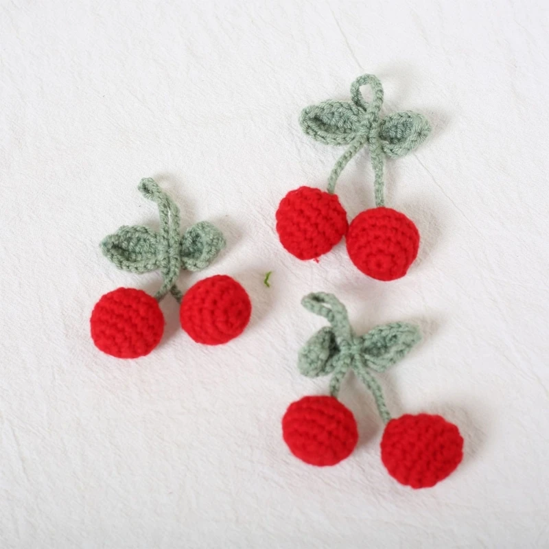 Стильный вязаный крючком брелок в виде вишни ручной работы с плюшевой подвеской