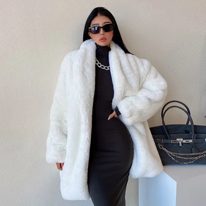 2022 Faux Fur Jacket Fashionable White Fur Coat Women's High Street Long Coat Casaco Neve Feminino Fell Jacke Abrigos Largos