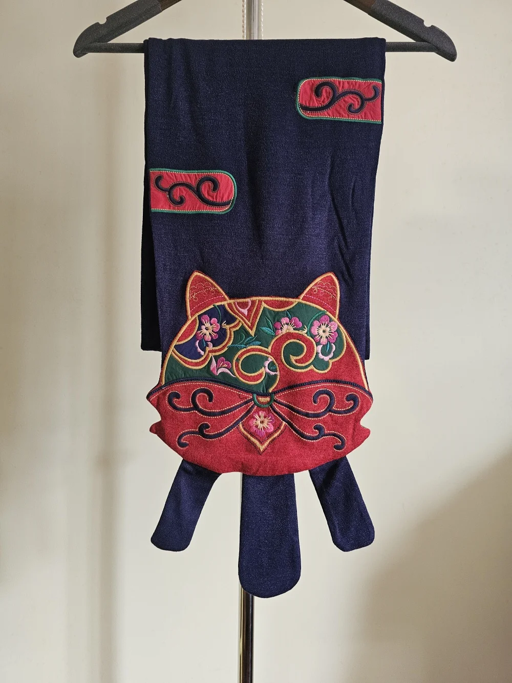 Женская зимняя куртка в национальном стиле темно-синие парки с вышивкой и