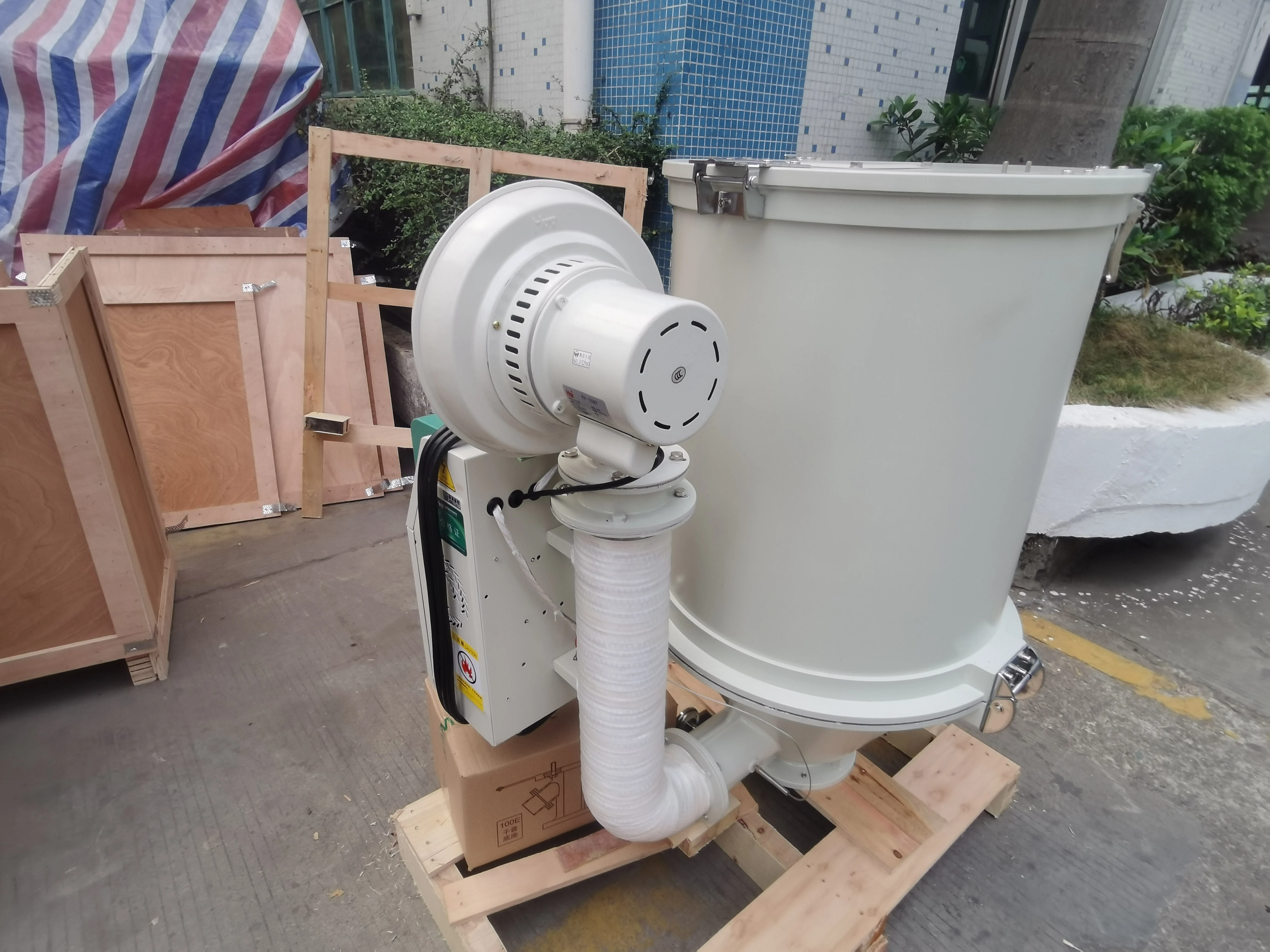 Самый дешевый вертикальный промышленный пластиковый бункер для инъекционной