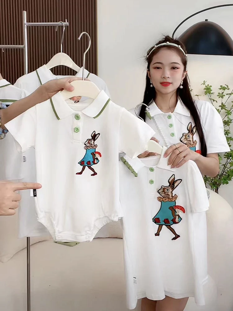 

Parent-child Summer Dress Mother-son Short-sleeved T-shirt Mother-daughter Embroidered Bunny Shirt Family Trend 4-6y