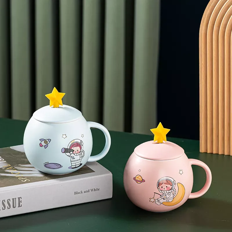 

Кружка для воды с мультяшным космосом, астронавтом, Мужская и Женская Студенческая кружка, кружка для молока, простая креативная офисная ке...