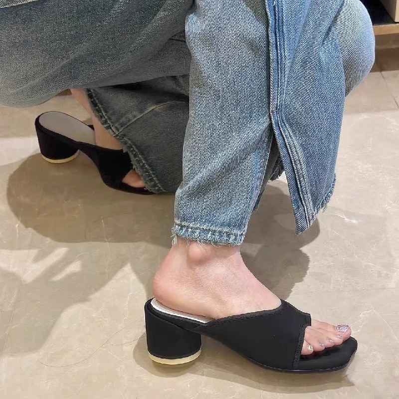 

New Summer Shoes Elegant Breathable Ladies Slip On Shoes Fashion Women Outdoor Slippers Lady Leisure Beach Slides Flip Flops