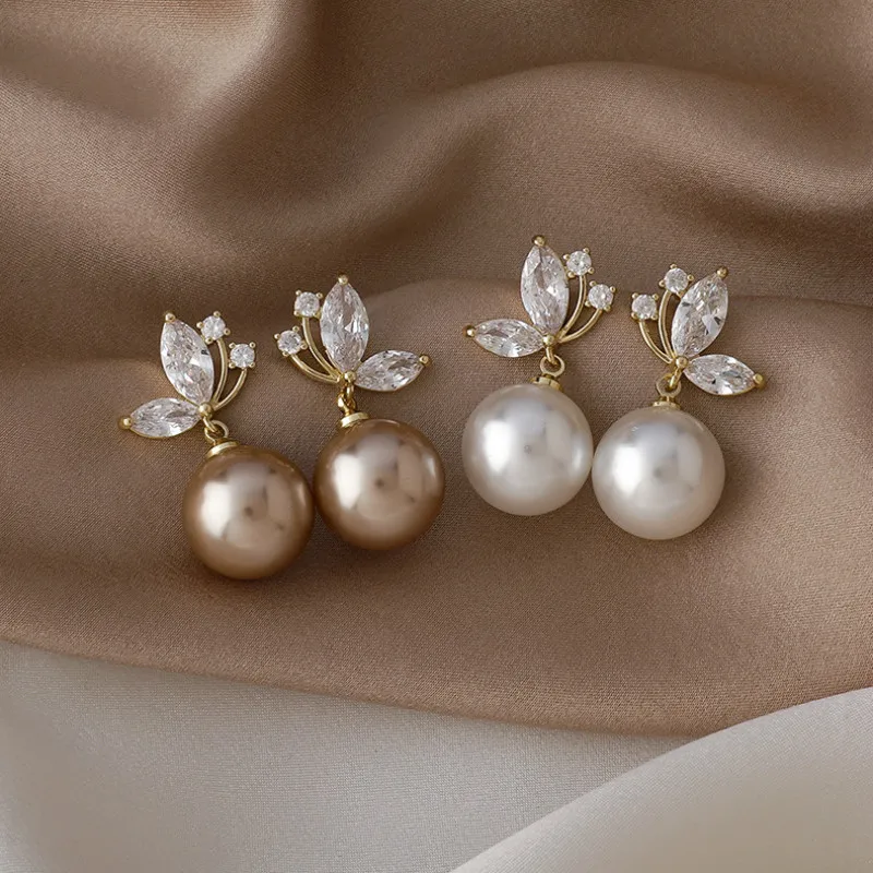 2023 South Korea New Exquisite Pearl Pendant Earrings Fashion Temperament Butterfly Earrings Elegant Lady Jewelry