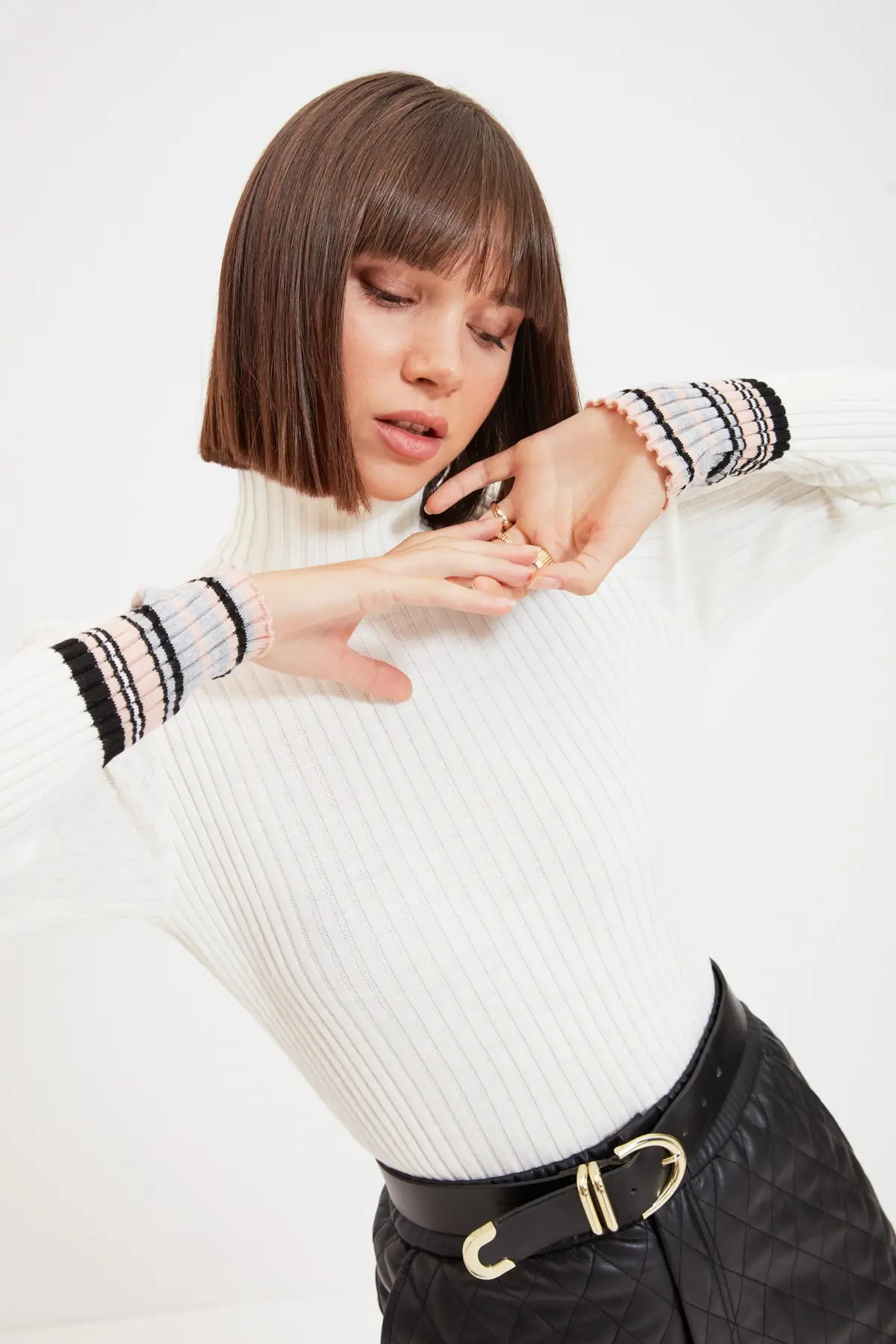 

Trendyol Arm наконечник подробный вязaный свитeр TWOAW22KZ1690