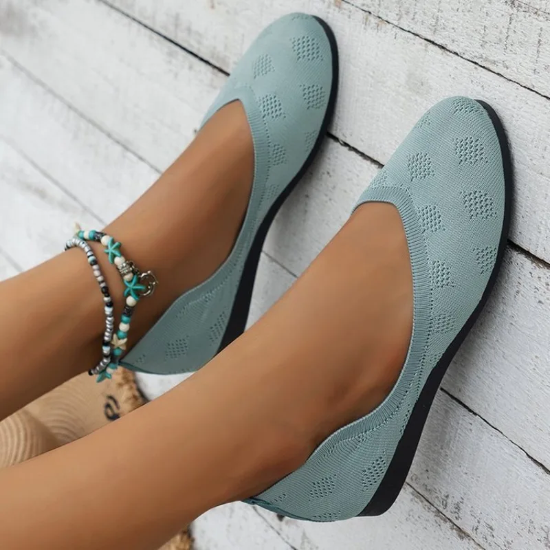 Женские туфли на плоской подошве новинка весны и осени 2024 модные с закрытым