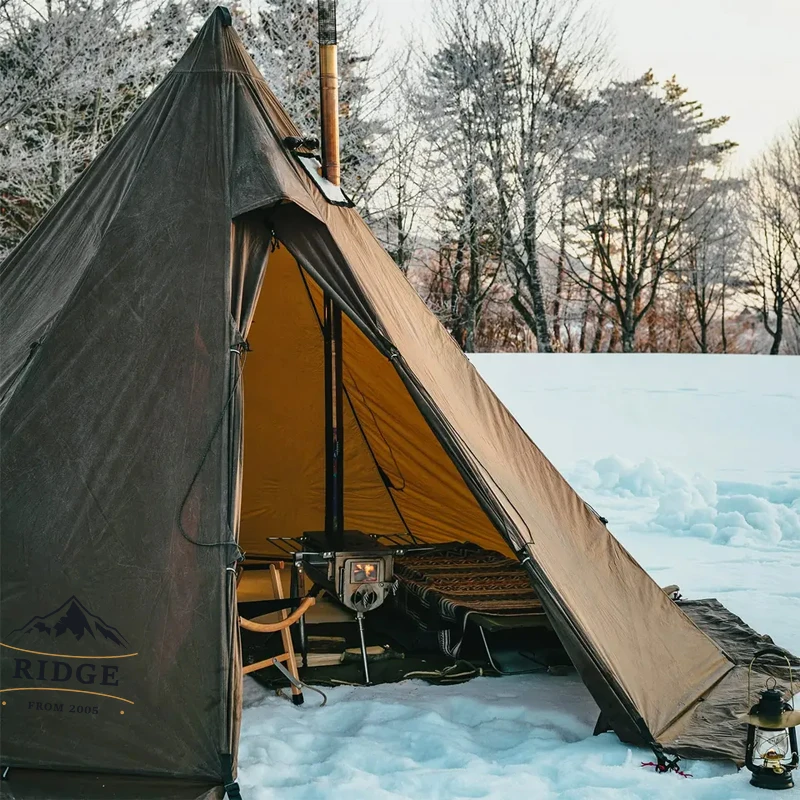 Палатка туристическая Всесезонная с защитой от ветра 4-6 человек