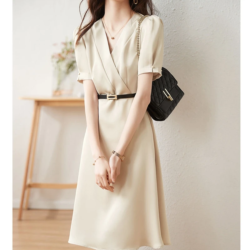 

2022 Summer New French Sweet Temperament Dress Fashion All-match V-neck Short-sleeved Slim And Elegant Dress