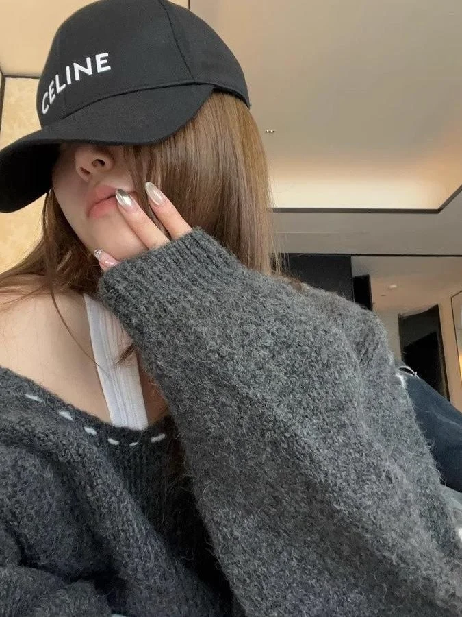 Негабаритный! Корейская серия пуловер с открытыми плечами бархатный свитер