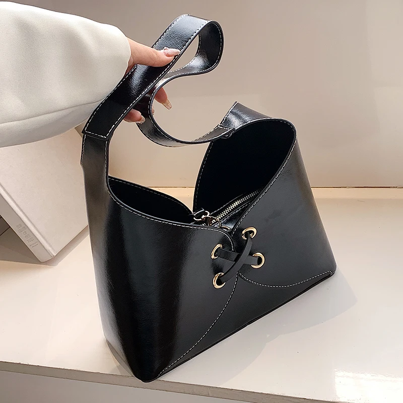 

Vintage Style Women's Bags 2022 Casual Bags New Bags Niche Design Shoulder Bag Armpit Bag Bucket Bag Classic Handbag